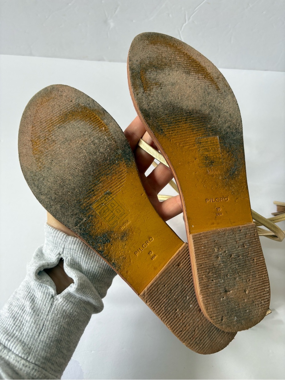 Anthropologie Pilcro Tie Up Gladiator Gold Leather Thong Sandals Flats 10 Resort - Picture 6 of 7